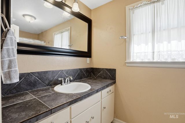 275 S Latah St, Boise, ID 83705