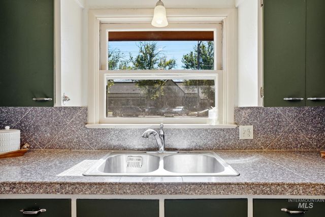 275 S Latah St, Boise, ID 83705