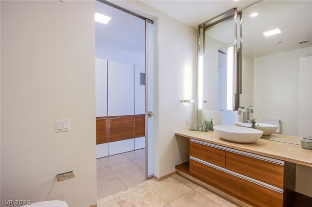 3722 Las Vegas Boulevard 1009, Las Vegas, NV 89158
