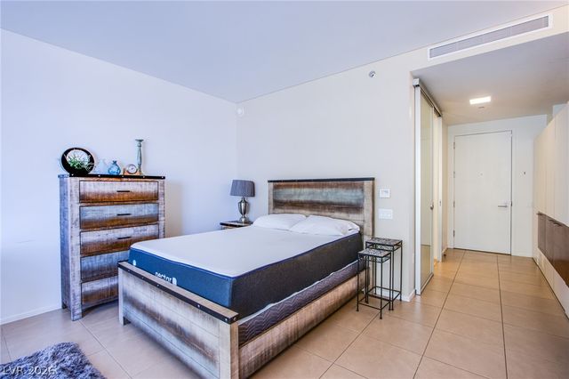 3722 Las Vegas Boulevard 1009, Las Vegas, NV 89158