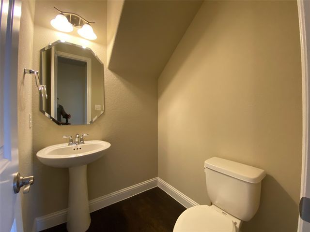 927 Bentley Drive, Roanoke, TX 76262