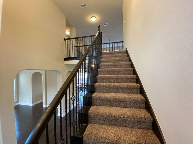 927 Bentley Drive, Roanoke, TX 76262