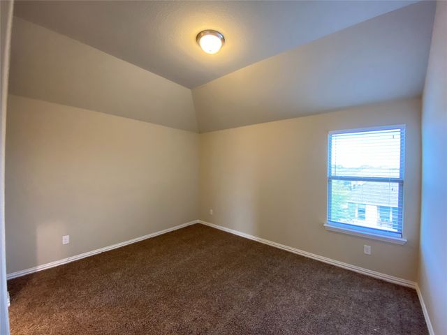 927 Bentley Drive, Roanoke, TX 76262