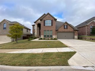 927 Bentley Drive, Roanoke, TX 76262