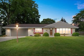 4400 Woodbury LANE, Mount Pleasant, WI 53403