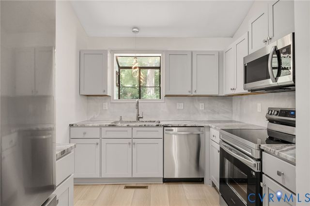 4005 Robert E Lee Dr, Prince George, VA 23860