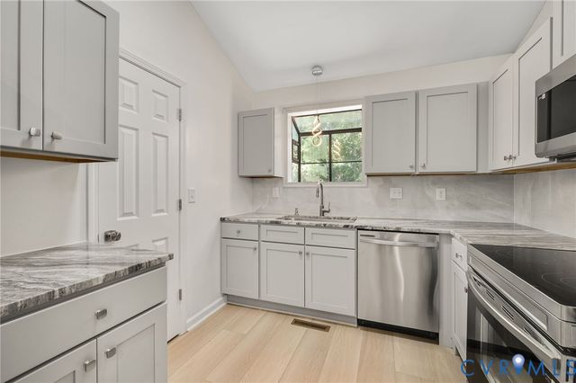 4005 Robert E Lee Dr, Prince George, VA 23860