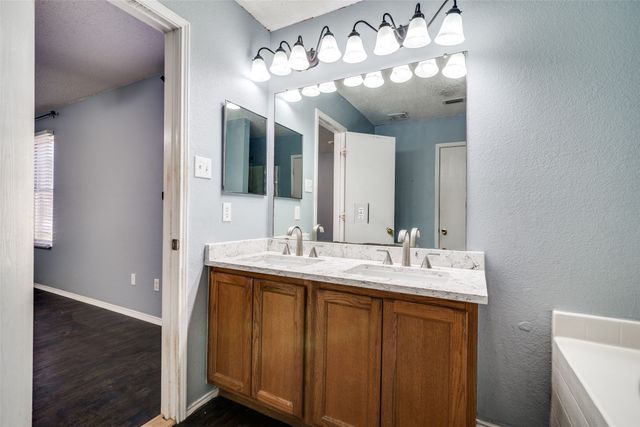 1519 Greenbrook Drive, Rockwall, TX 75032