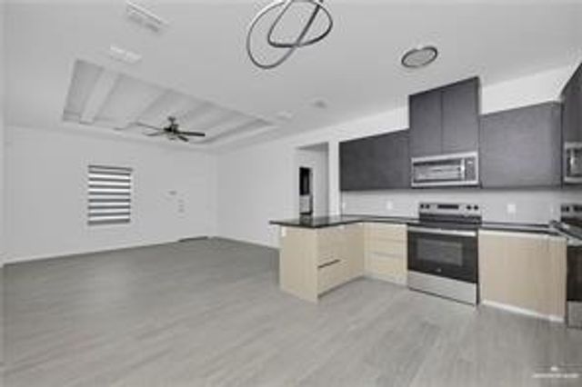 12505 N 39th Lane 1, Mcallen, TX 78541