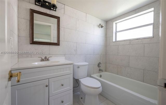 1401 NW 45th St 4, Deerfield Beach, FL 33064