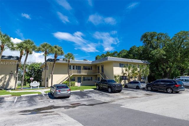 1401 NW 45th St 4, Deerfield Beach, FL 33064