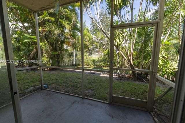 1401 NW 45th St 4, Deerfield Beach, FL 33064