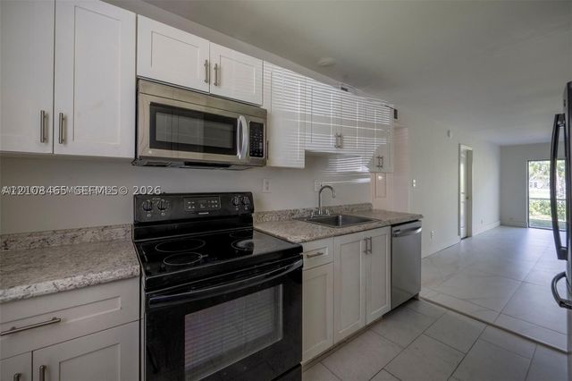 1401 NW 45th St 4, Deerfield Beach, FL 33064