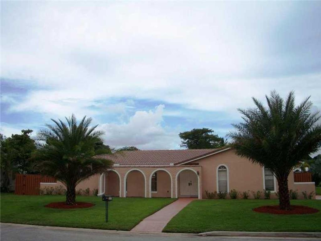 737 NW 84th Lane, Coral Springs, FL 33071