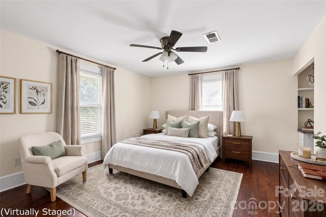 729 5th Avenue W, Hendersonville, NC 28739