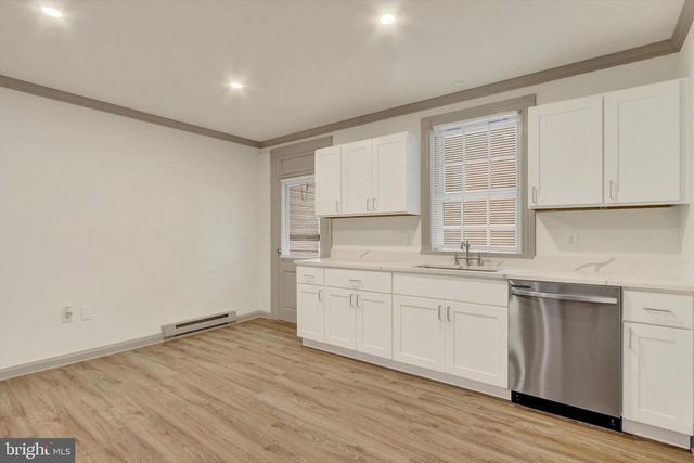 405 W KING ST, East Berlin, PA 17316