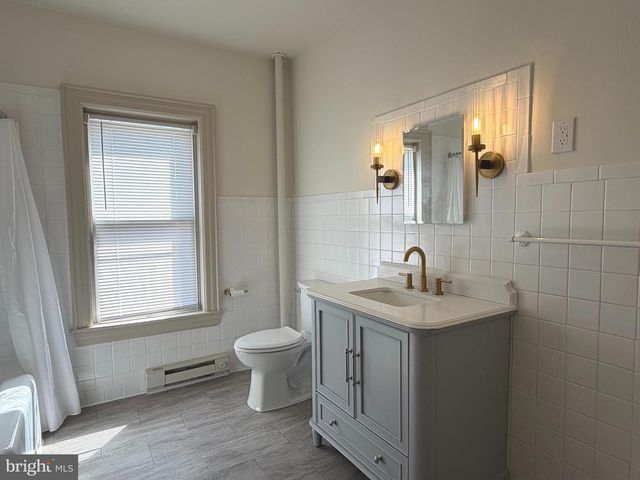 405 W KING ST, East Berlin, PA 17316
