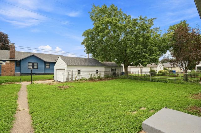 405 27th Avenue, Moline, IL 61265