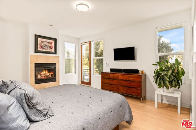 502 Rosecrans Avenue B, Manhattan Beach, CA 90266