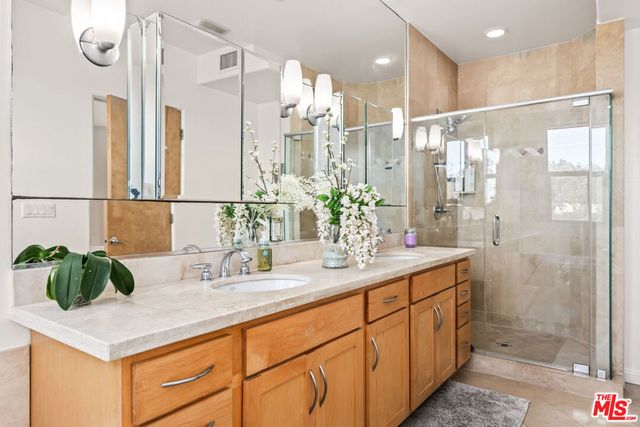 502 Rosecrans Avenue B, Manhattan Beach, CA 90266