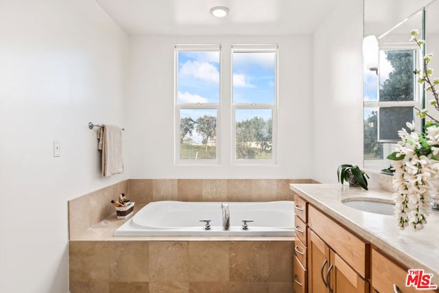 502 Rosecrans Avenue B, Manhattan Beach, CA 90266