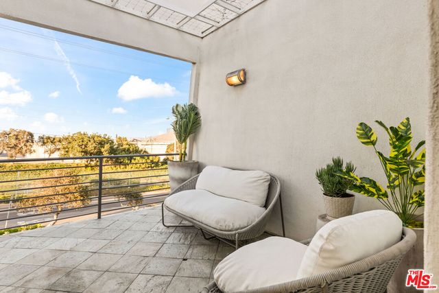 502 Rosecrans Avenue B, Manhattan Beach, CA 90266