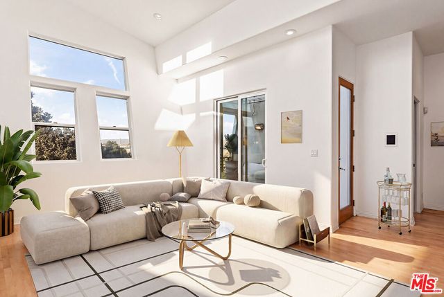 502 Rosecrans Avenue B, Manhattan Beach, CA 90266
