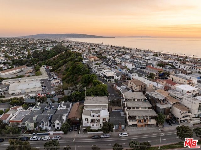 502 Rosecrans Avenue B, Manhattan Beach, CA 90266