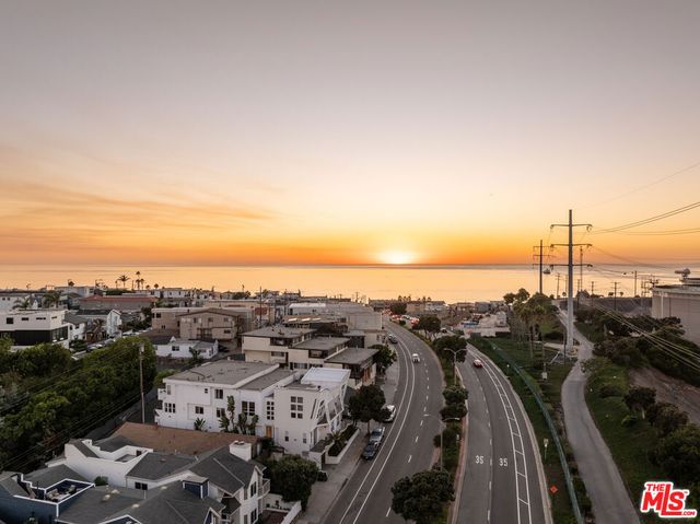 502 Rosecrans Avenue B, Manhattan Beach, CA 90266