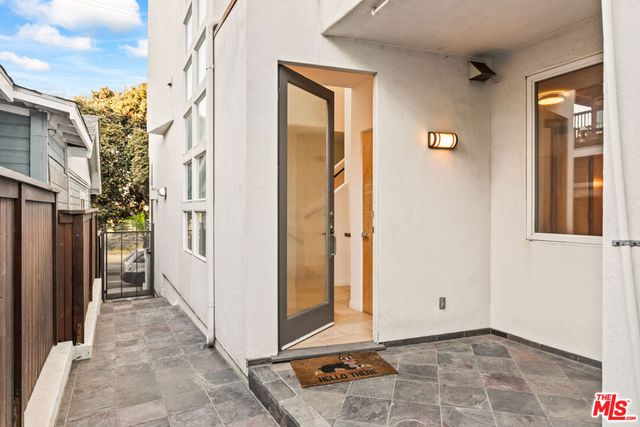 502 Rosecrans Avenue B, Manhattan Beach, CA 90266