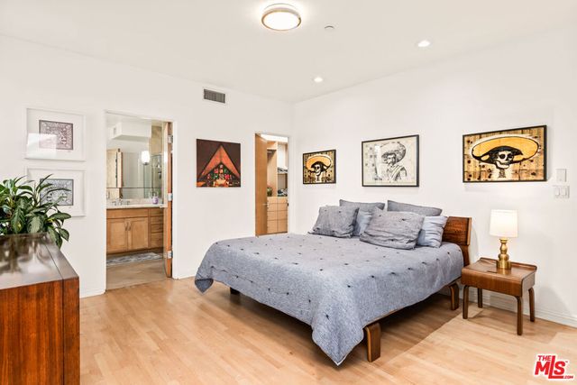 502 Rosecrans Avenue B, Manhattan Beach, CA 90266