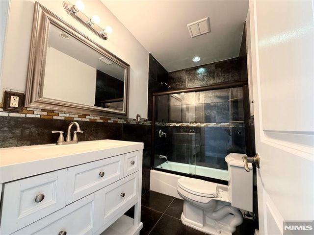 227 Washington Avenue, Hackensack, NJ 07601