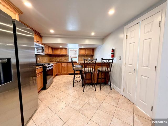 227 Washington Avenue, Hackensack, NJ 07601