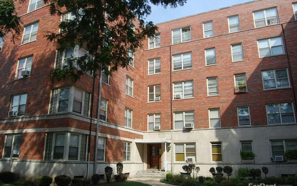 2610 W Berwyn Avenue 308, Chicago, IL 60625