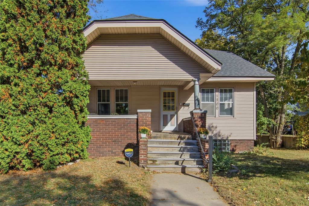 Image 1 of property listing at 1200 Main Street, Eau Claire, WI 54701