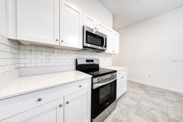 688 SAND PINE LN, Haines City, FL 33844