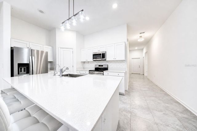 688 SAND PINE LN, Haines City, FL 33844