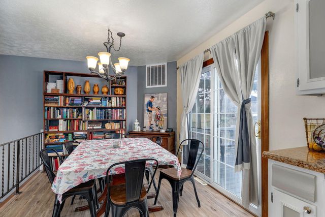 3457 S Carriage Avenue, Springfield, MO 65809