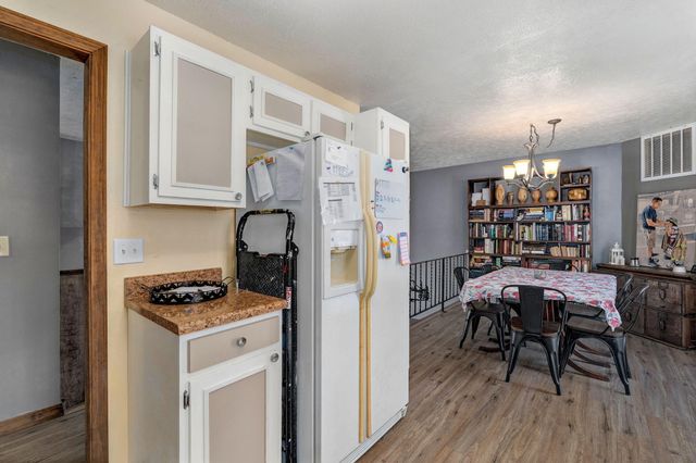 3457 S Carriage Avenue, Springfield, MO 65809