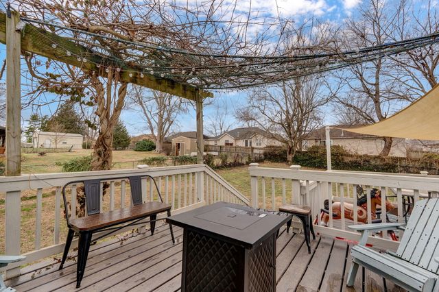 3457 S Carriage Avenue, Springfield, MO 65809