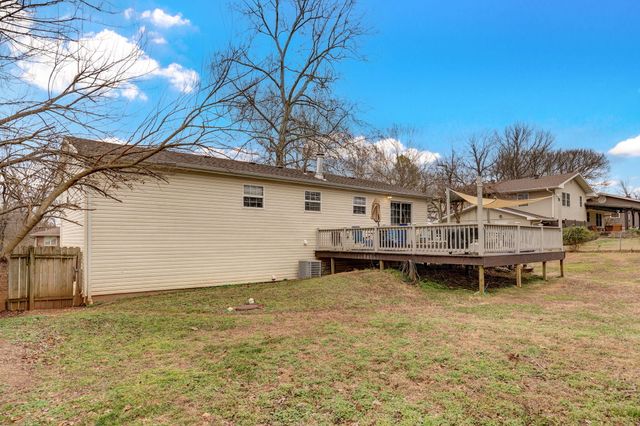 3457 S Carriage Avenue, Springfield, MO 65809