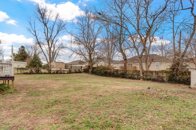 3457 S Carriage Avenue, Springfield, MO 65809