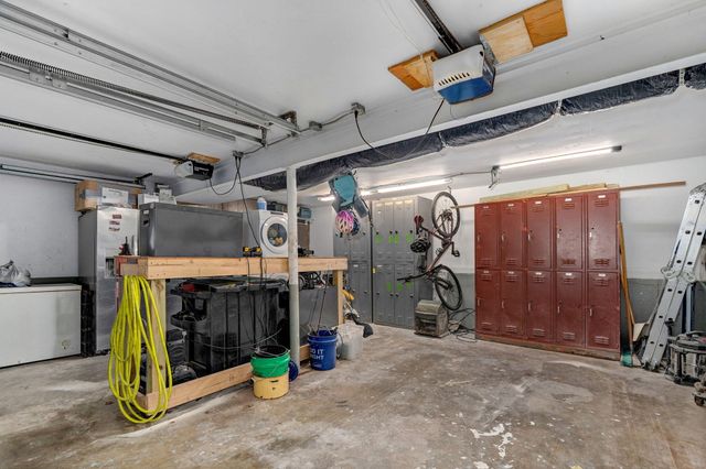 3457 S Carriage Avenue, Springfield, MO 65809