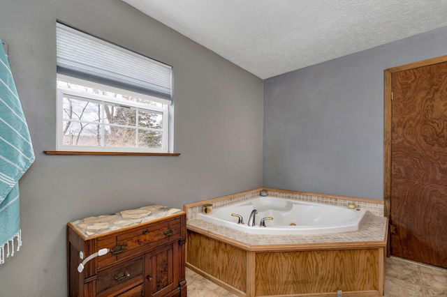 3457 S Carriage Avenue, Springfield, MO 65809