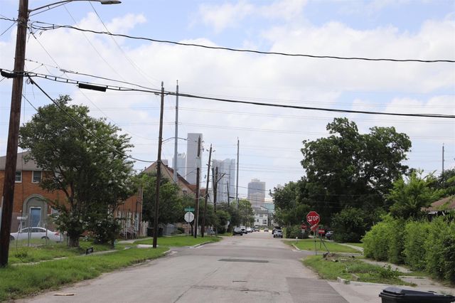 305 Everton Street, Houston, TX 77003