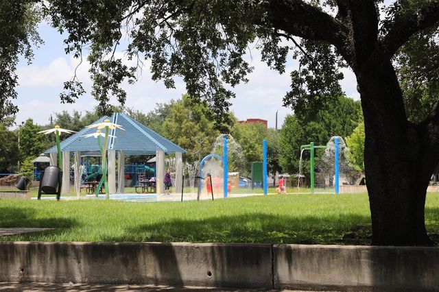 305 Everton Street, Houston, TX 77003