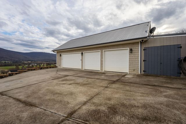94 Rivers Edge Road, Dunlap, TN 37327