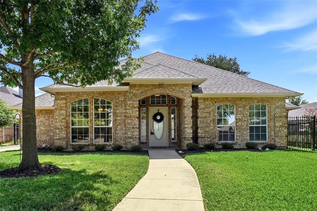 221 Brazil Drive, Hurst, TX 76054 — photo 2