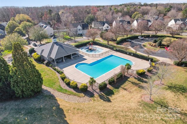 8130 Bridgegate Drive, Huntersville, NC 28078