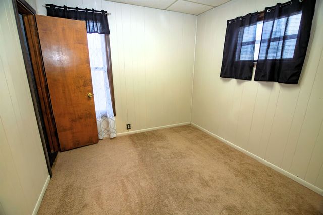 610 State St, Salina, KS 67401